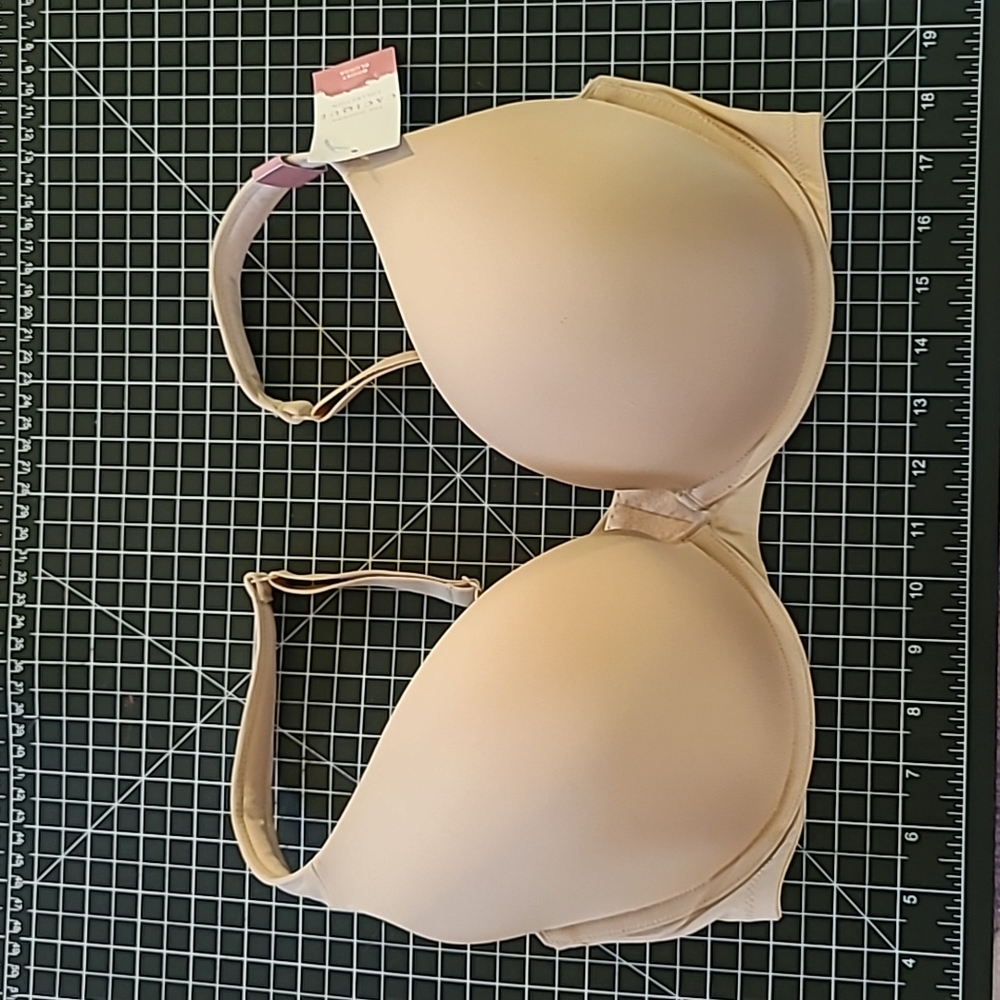 Cacique Lane Bryant 38DD